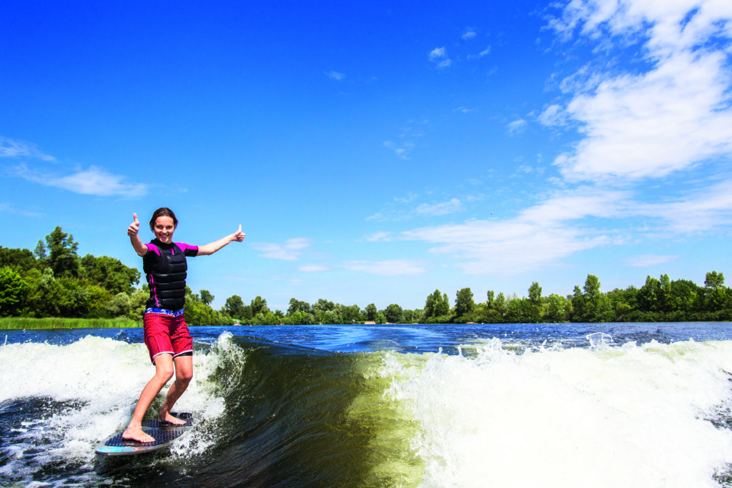 Wake surf